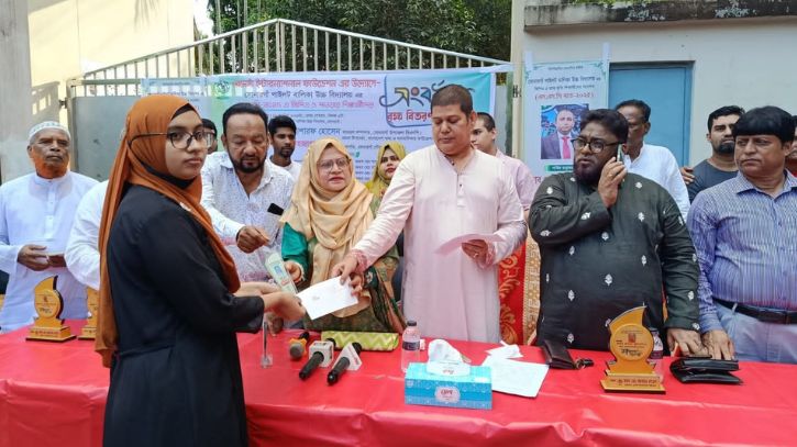 সোনারগাঁয়ে এসএসসি শিক্ষার্থীদের সংবর্ধনা