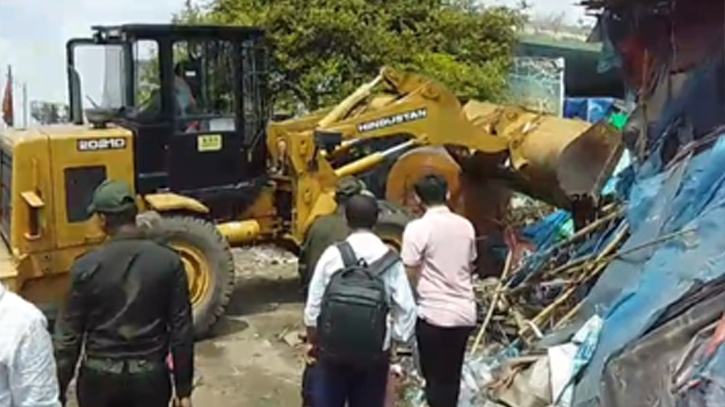 সোনারগাঁয়ে যানজট নিরসনে উপজেলা প্রশাসনের উচ্ছেদ অভিযান