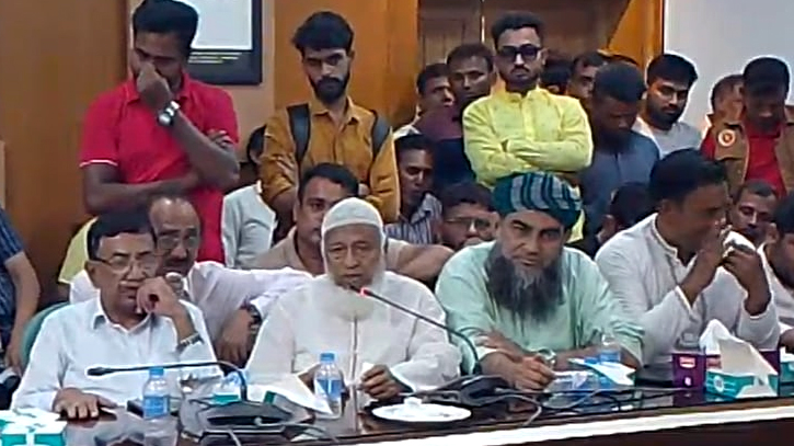‘এখানে কিছু এজেন্ট আছে’ পূজার প্রস্তুতি সভায় মাঈনুদ্দিন