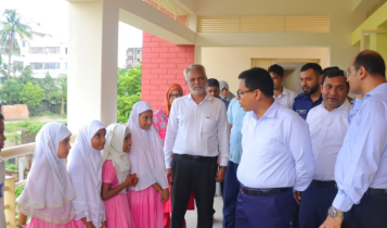 সরকারি দপ্তর ও শিক্ষা প্রতিষ্ঠান পরিদর্শনে জেলা প্রশাসক সরকারি দপ্তর ও শিক্ষা প্রতিষ্ঠান পরিদর্শনে জেলা প্রশাসক