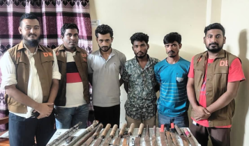 ফতুল্লায় ডাকাতির প্রস্তুতিকালে দেশীয় অস্ত্রসহ ৩ জন গ্রেপ্তার