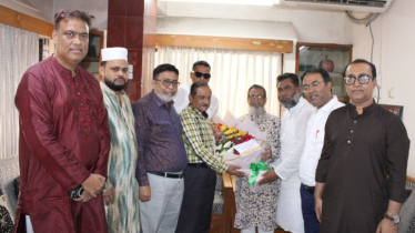 এমপি আবুল কালামকে নারায়ণগঞ্জ ক্লাবের ফুলেল শুভেচ্ছা