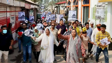 স্বামীর জন্য ভোট চাইলেন নার্গিস মাকসুদ