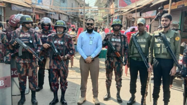 আড়াইহাজারে সড়ক দখল করে আজাদের নির্বাচনী মঞ্চ, উচ্ছেদ ও জরিমানা