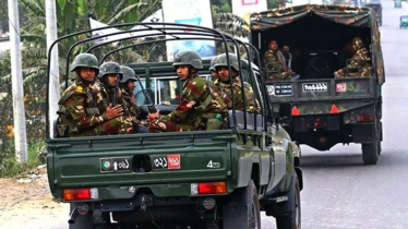 নির্বাচনী প্রচারণায় বাধার অভিযোগ: বন্দরে যৌথ বাহিনীর অভিযান