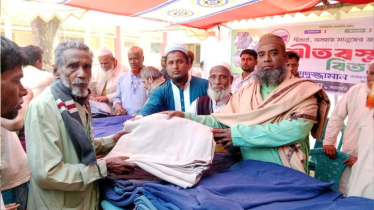 কলাগাছিয়ায় মাসুদুজ্জামানের পক্ষে শীতবস্ত্র বিতরণ কলাগাছিয়ায় মাসুদুজ্জামানের পক্ষে শীতবস্ত্র বিতরণ