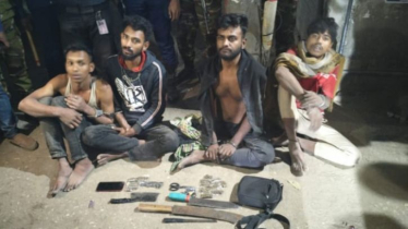 যৌথ বাহিনীর অভিযানে ৪ মাদককারবারি গ্রেপ্তার যৌথ বাহিনীর অভিযানে ৪ মাদককারবারি গ্রেপ্তার