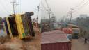 বেহাল মদনগঞ্জ-মদনপুর সড়কে ট্রাক বিকল: ১৮ ঘণ্টা পর যান চলাচল শুরু