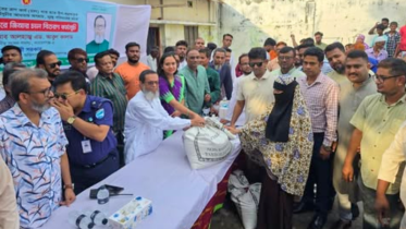 বন্দরের দুই ইউনিয়নে ২৪ টন চাল বিতরণ করলেন এমপি আবুল কালাম