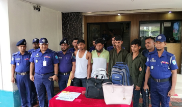 দুই ডাকাতি মামলায় সংঘবদ্ধ চক্রের ৫ সদস্য গ্রেপ্তার, উদ্ধার স্বর্ণালংকার ও শটগান