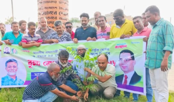 খোরশেদের উদ্যোগে বৃক্ষরোপণ কর্মসূচি অব্যাহত, জুলাই শহীদদের স্মরণে দোয়া