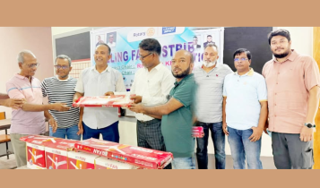 প্রাথমিক বিদ্যালয়ে রোটারি ক্লাবের চারটি সিলিং ফ্যান বিতরণ