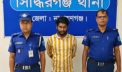 সিদ্ধিরগঞ্জে অস্ত্র ও মাইক্রোবাসসহ ডাকাত দলের সদস্য গ্রেপ্তার