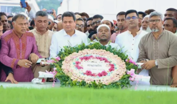 শহীদ জিয়া ও খালেদা জিয়ার সমাধিতে শ্রদ্ধা জানালেন এনডিএ চেয়ারম্যান রাজীব