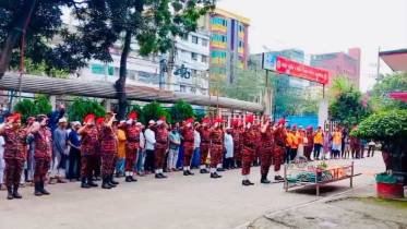 সহকর্মীদের শেষ বিদায়, জানাজা শেষে রাজবাড়িতে দাফন ডুবুরি সাদিকের