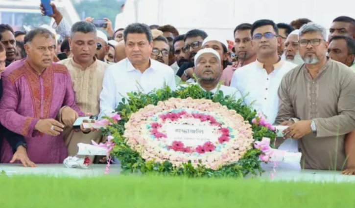 শহীদ জিয়া ও খালেদা জিয়ার সমাধিতে শ্রদ্ধা জানালেন এনডিএ চেয়ারম্যান রাজীব