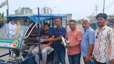 পথচারী ও শ্রমজীবী মানুষের পাশে নারায়ণগঞ্জ জার্নালিস্ট ইউনিটি পথচারী ও শ্রমজীবী মানুষের পাশে নারায়ণগঞ্জ জার্নালিস্ট ইউনিটি
