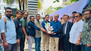 ঢাকা বিভাগীয় কমিশনারকে বাংলাদেশ রিপোর্টার্স ক্লাব ট্রাস্টের ফুলেল শুভেচ্ছা ঢাকা বিভাগীয় কমিশনারকে বাংলাদেশ রিপোর্টার্স ক্লাব ট্রাস্টের ফুলেল শুভেচ্ছা