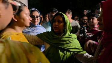 ৩৯১ দিন কারাভোগের পর বাড়িতে ফিরলেন আইভী ৩৯১ দিন কারাভোগের পর বাড়িতে ফিরলেন আইভী