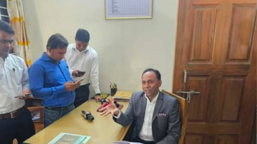 সিদ্ধিরগঞ্জ ভূমি অফিসে প্রতিমন্ত্রীর জন্য আধাঘণ্টা অপেক্ষা সিদ্ধিরগঞ্জ ভূমি অফিসে প্রতিমন্ত্রীর জন্য আধাঘণ্টা অপেক্ষা