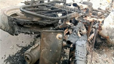 সিদ্ধিরগঞ্জে ছিনতাইয়ের সময় গণপিটুনিতে যুবক নিহত, মোটরসাইকেলে আগুন