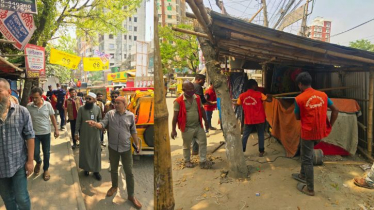 ঈদগাহের সামনে ফুটপাথ দখলমুক্ত করতে জেলা প্রশাসনের অভিযান ঈদগাহের সামনে ফুটপাথ দখলমুক্ত করতে জেলা প্রশাসনের অভিযান