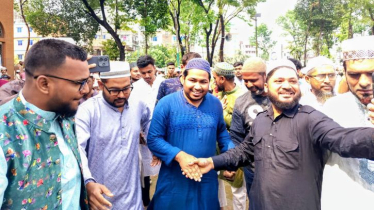 জুমার নামাজ শেষে কাশীপুরের সমস্যার কথা শুনলেন এমপি আল আমিন জুমার নামাজ শেষে কাশীপুরের সমস্যার কথা শুনলেন এমপি আল আমিন