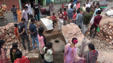 বন্দরে শতবর্ষী মাটির মটকা উদ্ধার, সংরক্ষণের দাবি 