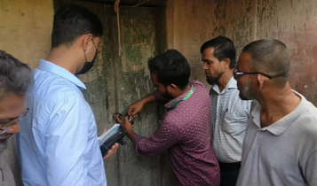বন্দরে পরিত্যক্ত বাড়ি সিলগালা, এক মাসের সময় বেঁধে দিল প্রশাসন