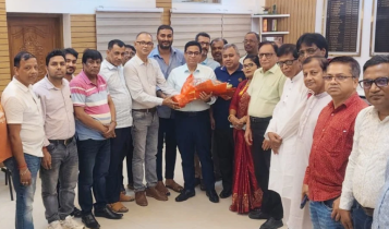 ডিসি ও সানিকে পূজা উদযাপন পরিষদের শুভেচ্ছা ডিসি ও সানিকে পূজা উদযাপন পরিষদের শুভেচ্ছা