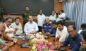 বাসভাড়া নির্ধারণ ছাড়াই শেষ হলো দ্বিতীয় দফার ৪ ঘণ্টার বৈঠক বাসভাড়া নির্ধারণ ছাড়াই শেষ হলো দ্বিতীয় দফার ৪ ঘণ্টার বৈঠক