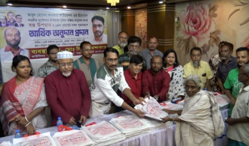 ৭০০ জনকে বস্ত্র ও ১২ পূজামণ্ডপে আর্থিক অনুদান দিলেন দিদার খন্দকার ৭০০ জনকে বস্ত্র ও ১২ পূজামণ্ডপে আর্থিক অনুদান দিলেন দিদার খন্দকার