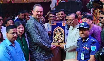 আমলাপাড়া পূজামণ্ডপে মার্কিন রাষ্ট্রদূত, বোস কেবিনে খেলেন চা আমলাপাড়া পূজামণ্ডপে মার্কিন রাষ্ট্রদূত, বোস কেবিনে খেলেন চা
