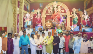 নবমীতে পূজামণ্ডপ পরিদর্শনে হোসিয়ারি অ্যাসোসিয়েশনের নেতারা