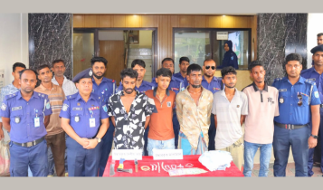 ২৪ ঘণ্টার মধ্যে স্বর্ণের দোকানে ডাকাতির ঘটনায় ৫ জন গ্রেপ্তার: এসপি ২৪ ঘণ্টার মধ্যে স্বর্ণের দোকানে ডাকাতির ঘটনায় ৫ জন গ্রেপ্তার: এসপি