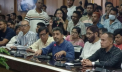 গুজব হিন্দু-মুসলমান দু’জনকেই উস্কে দেয়: তারিকুল সুজন গুজব হিন্দু-মুসলমান দু’জনকেই উস্কে দেয়: তারিকুল সুজন