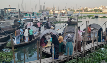 ছিনতাইকারী চক্রের টার্গেট শীতলক্ষ্যায় নৌভ্রমণে আসা তরুণ-তরুণী ছিনতাইকারী চক্রের টার্গেট শীতলক্ষ্যায় নৌভ্রমণে আসা তরুণ-তরুণী