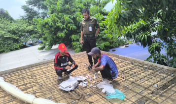 অস্বচ্ছল সহকর্মীদের পাশে আনসার কমাণ্ডার হযরত আলী অস্বচ্ছল সহকর্মীদের পাশে আনসার কমাণ্ডার হযরত আলী